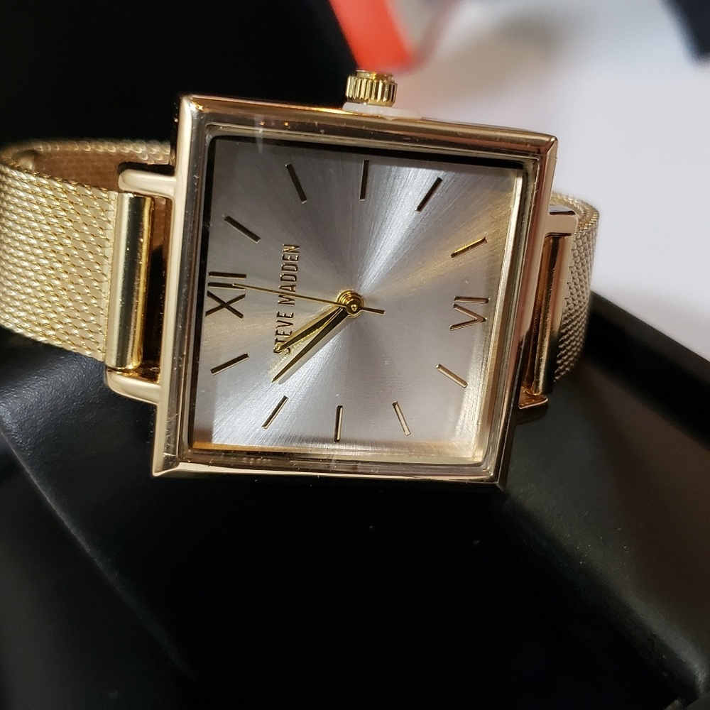 Womens watch by Steve madden - Picture 4 of 4